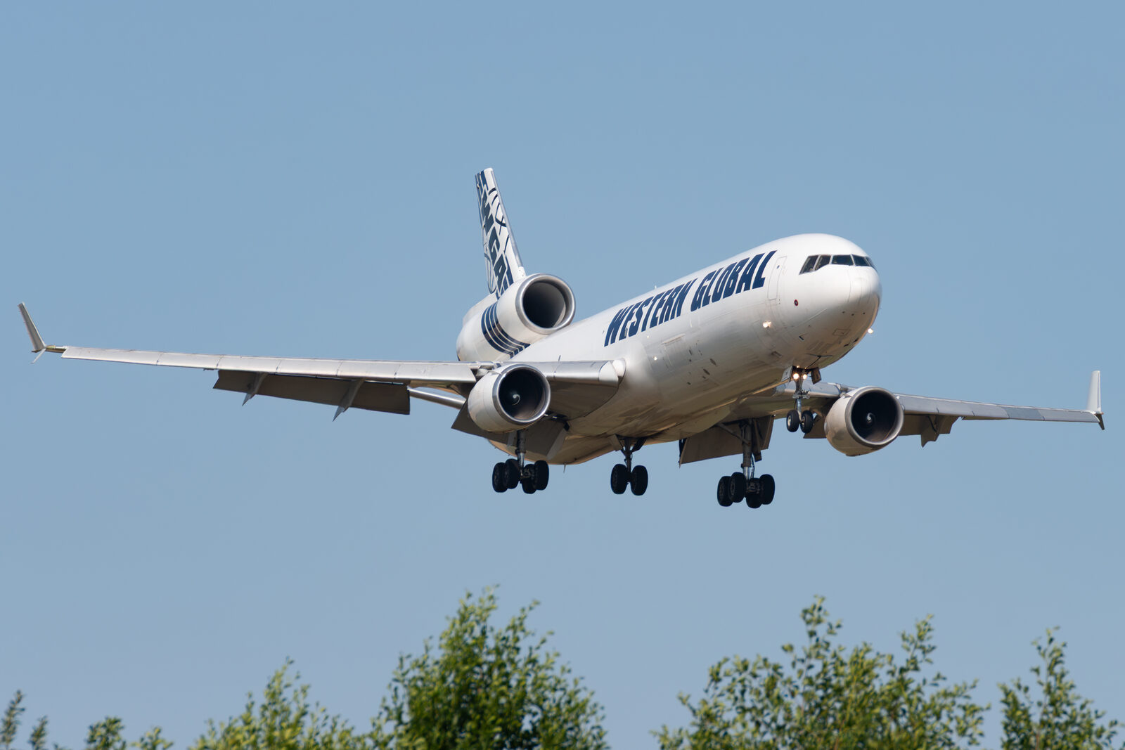 McDonnell Douglas MD-11F Western Global à l'atterrissage à Francfort-Hahn