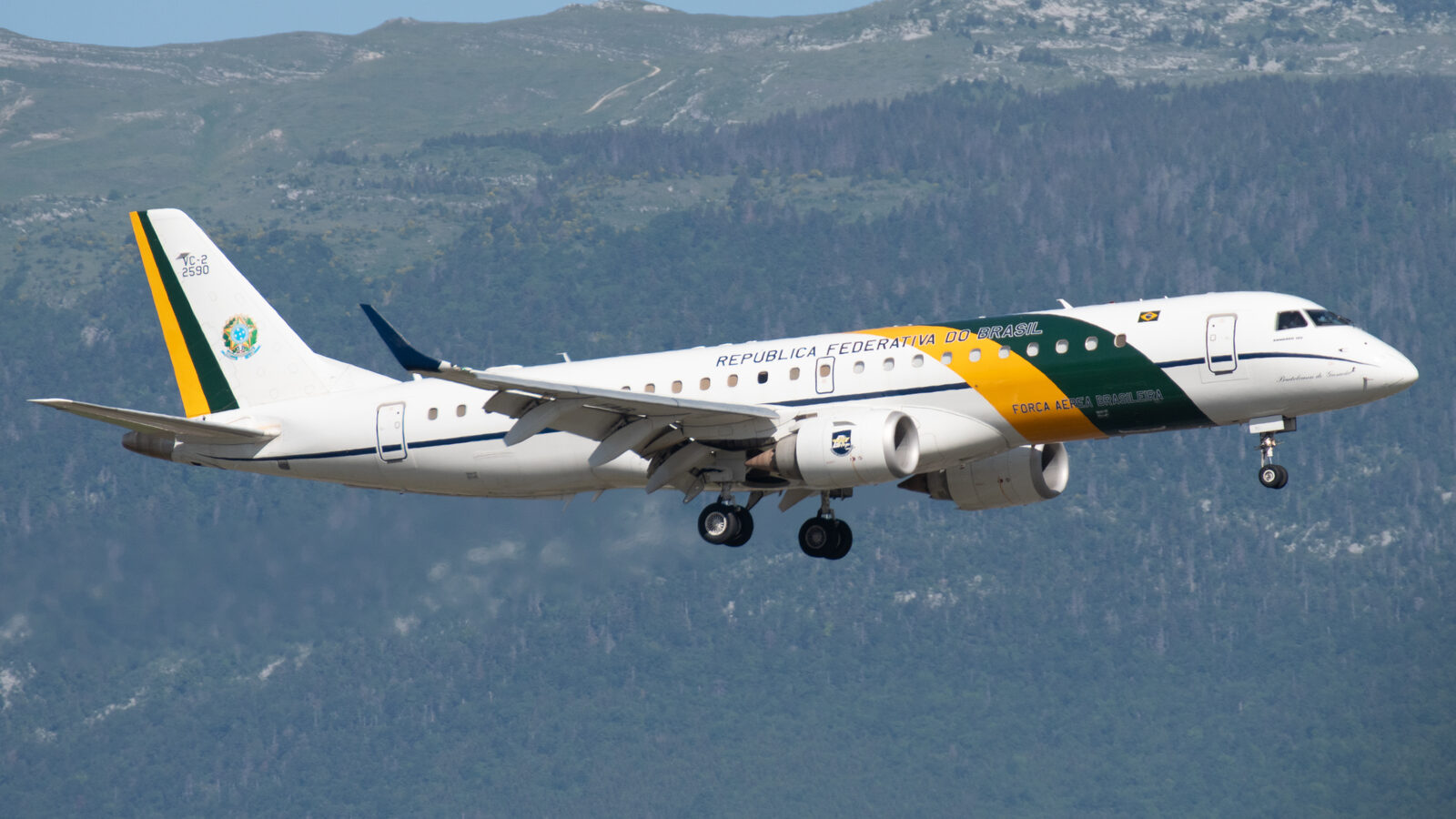 Embraer Legacy VC-2 de la Força Aérea Brasileira à l'atterrissage à Genève