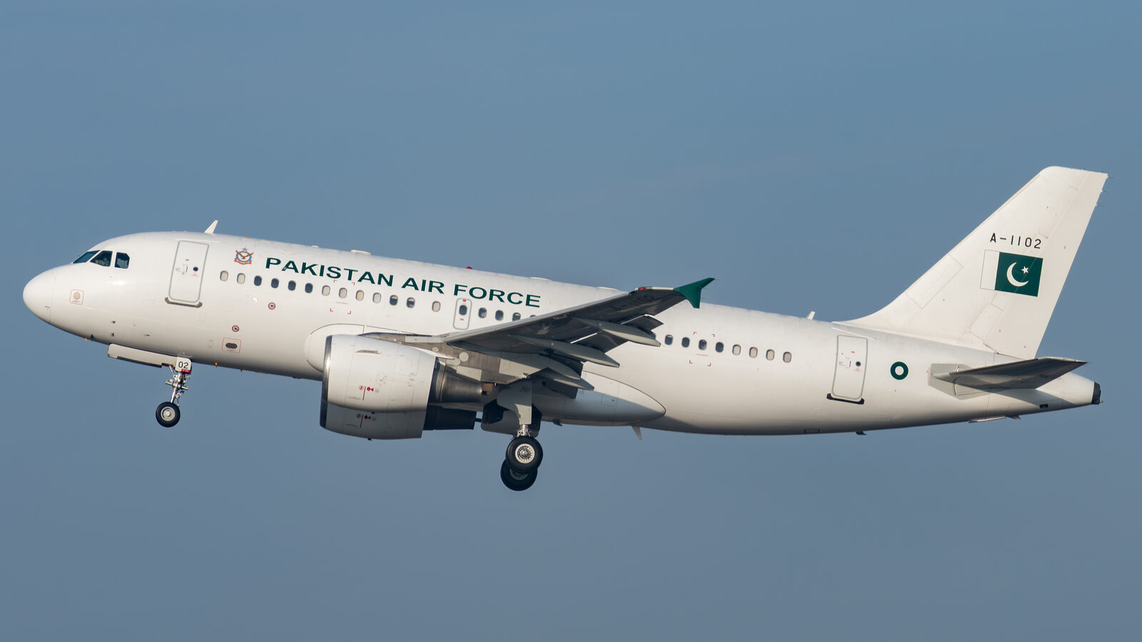 Airbus A319 de l'armée de l'air pakistanaise A-1102 au décollage de Zurich